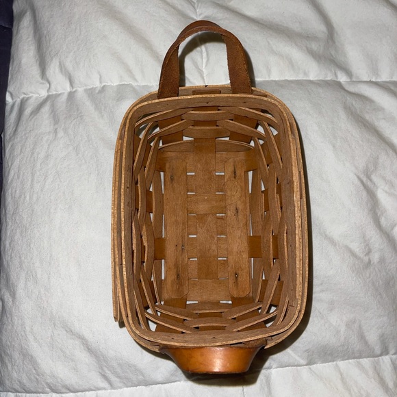 Longaberger Basket Tea with Leather Handles - Picture 4 of 4